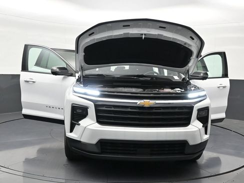 Used 2024 Chevrolet Traverse LS FWD image 36