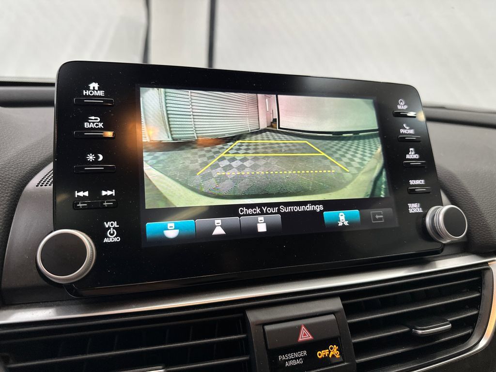 Used 2018 Honda Accord Touring image 30