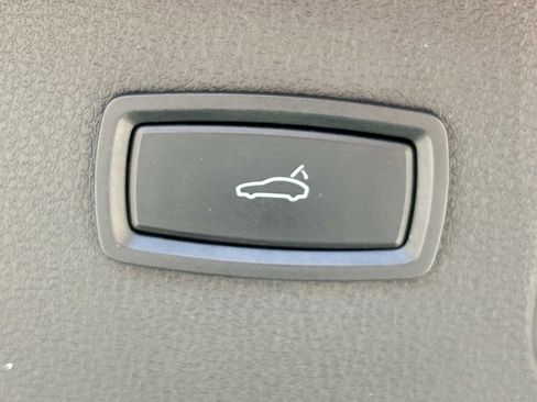 Used 2015 Porsche Macan Turbo AWD/4WD image 15