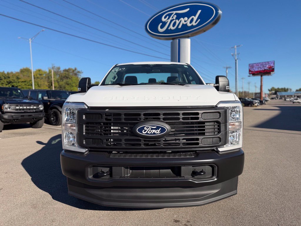 New 2027 Ford F250 XL w/ XL Driver Assist Package AWD/4WD image 2