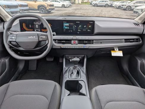 New 2026 Kia K4 FWD image 16