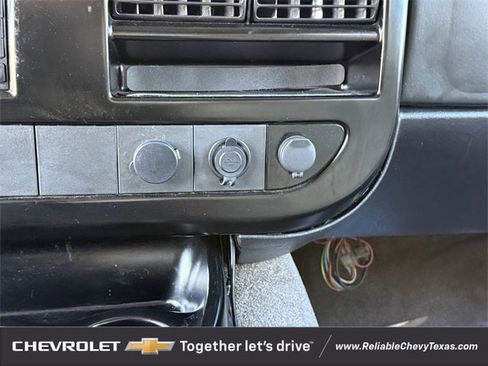 Used 2010 GMC Savana 2500 w/ Preferred Equipment Group image 19