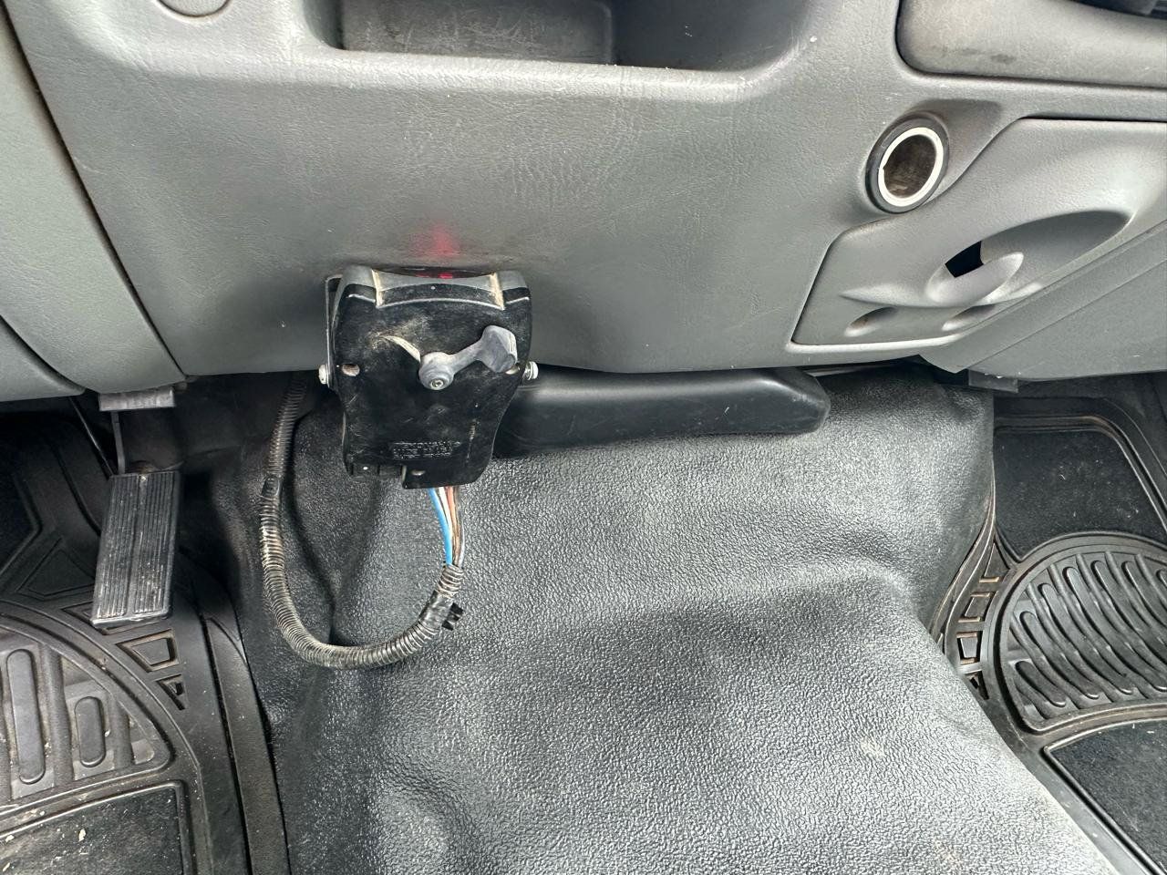 Used 2003 Ford F450 XL RWD image 14
