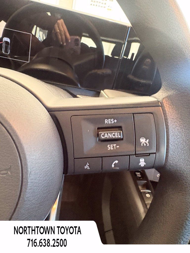 Used 2025 Nissan Kicks S AWD/4WD image 21
