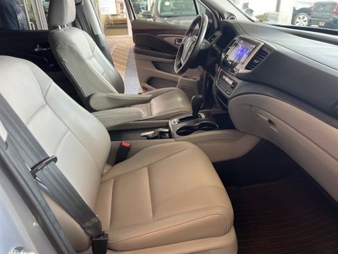 Used 2017 Honda Pilot EX-L image 6