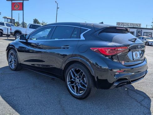 Used 2017 INFINITI QX30 Sport w/ Sport Leather Package FWD image 8
