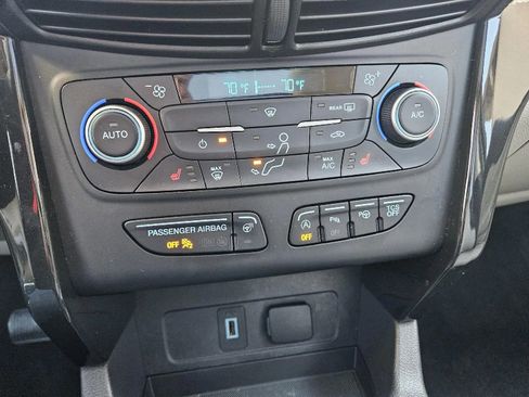 Used 2019 Ford Escape Titanium image 19