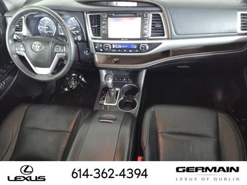 Used 2014 Toyota Highlander XLE AWD/4WD image 28