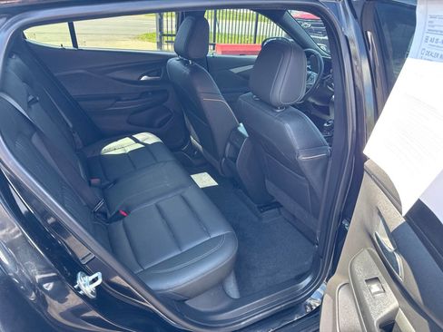 Used 2025 Buick Envista Avenir FWD image 9