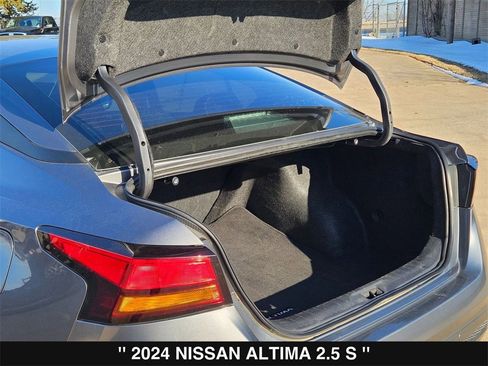 Used 2024 Nissan Altima 2.5 S image 33