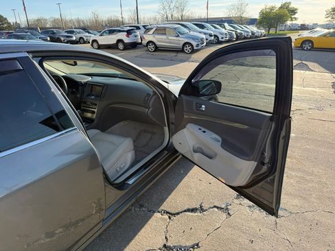 Used 2011 INFINITI G37 x Sedan w/ Premium Pkg image 23