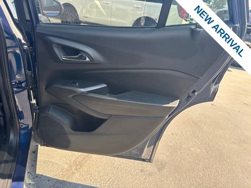 Used 2024 Chevrolet Trax LT w/ LT Convenience Package FWD image 12