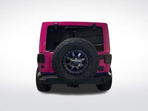 Used 2016 Jeep Wrangler Unlimited Rubicon w/ Connectivity Group image 11