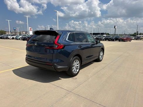 Used 2025 Honda CR-V EX image 7