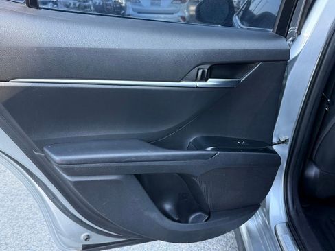 Used 2018 Toyota Camry SE w/ Accessory Appearance Package FWD image 21