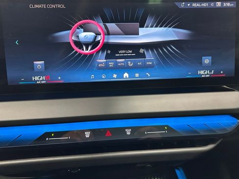 Used 2025 BMW X3 xDrive30i w/ M Sport Package image 27