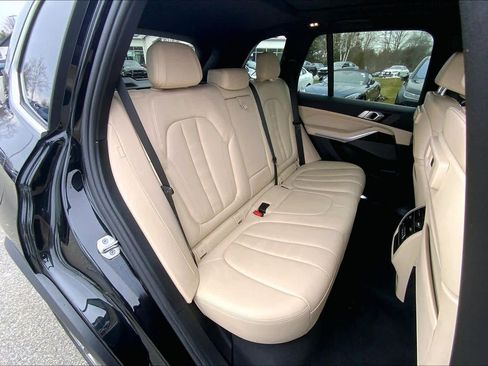 Used 2021 BMW X5 xDrive40i w/ Premium Package image 19
