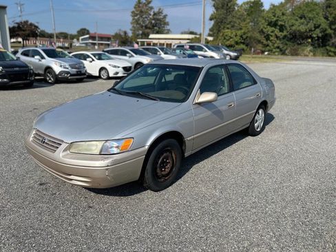 Used 1998 Toyota Camry CE image 1