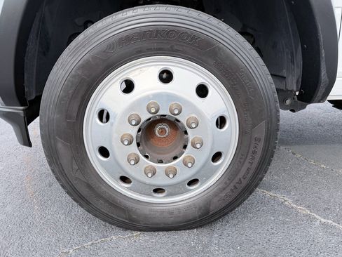 Used 2022 RAM 4500 Tradesman w/ Chrome Appearance Group image 32