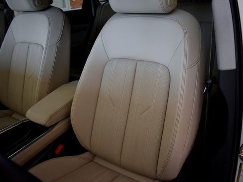 Used 2019 Audi e-tron Premium Plus AWD/4WD image 28