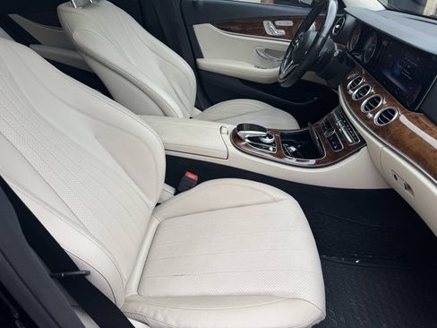 Used 2019 Mercedes-Benz E 300 4MATIC image 32