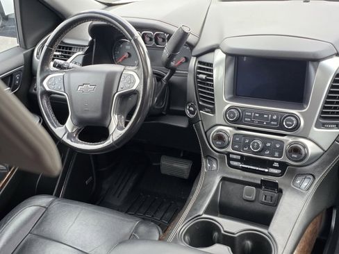 Used 2019 Chevrolet Suburban LT image 21