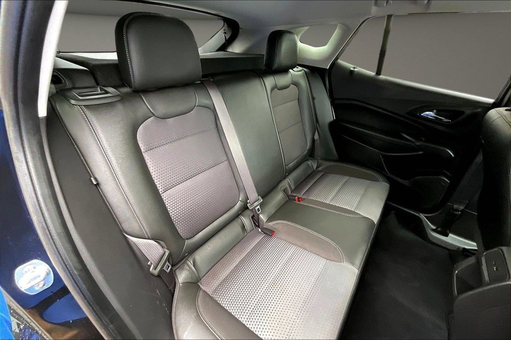 Used 2025 Chevrolet Trax LT FWD image 28