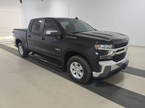 Used 2020 Chevrolet Silverado 1500 LT w/ Texas Edition RWD image 3