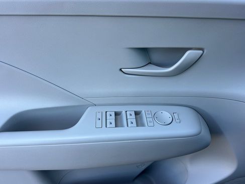 Used 2026 Hyundai Kona SE FWD image 14