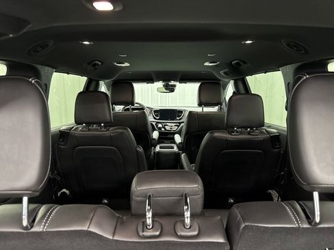Used 2026 Chrysler Pacifica Select FWD image 10
