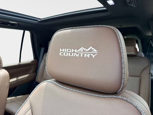 Used 2024 Chevrolet Tahoe High Country AWD/4WD image 35