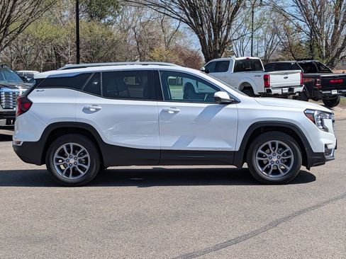 Used 2023 GMC Terrain SLT w/ Tech Package AWD/4WD image 14