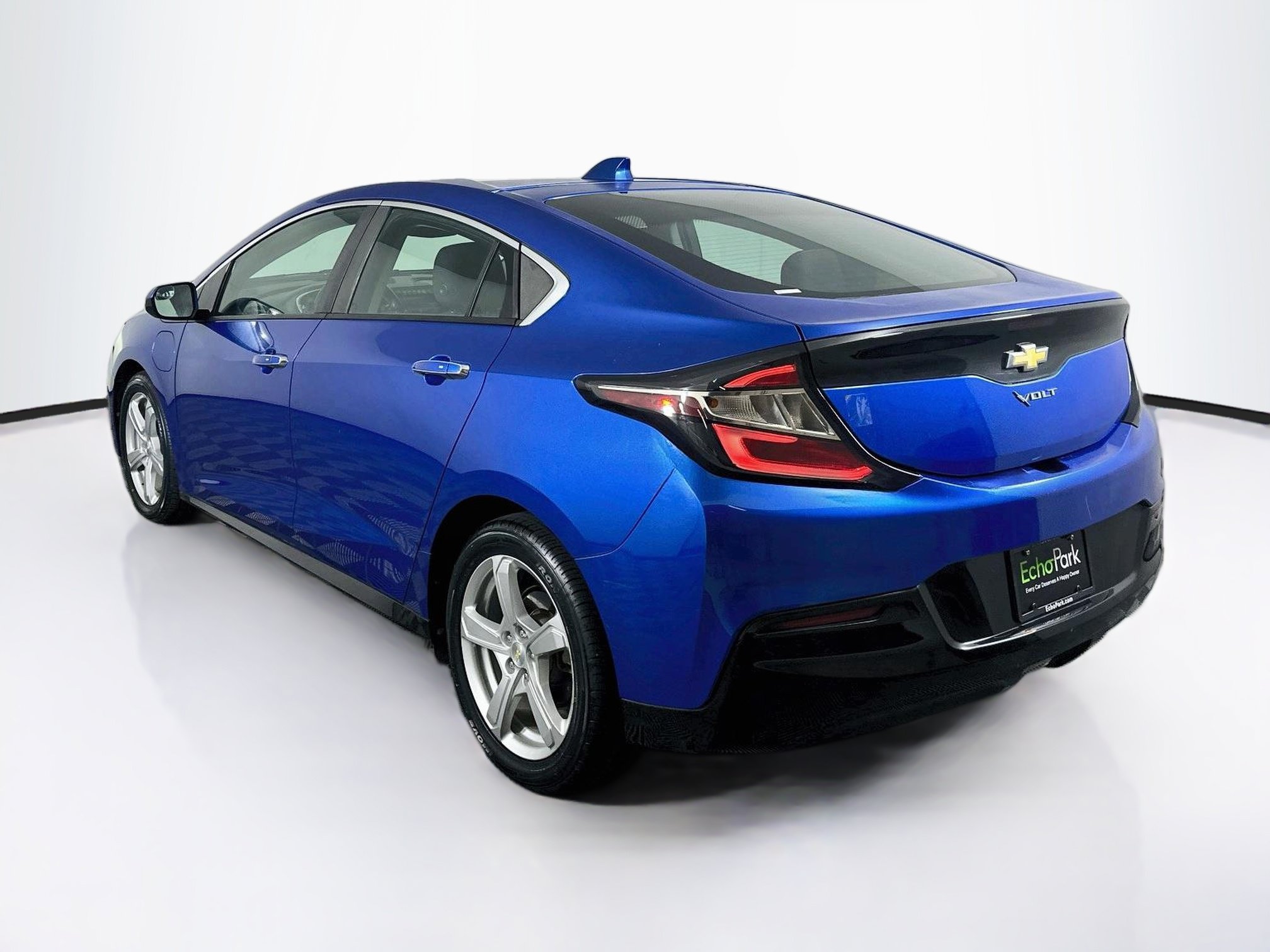 Used 2017 Chevrolet Volt LT w/ Comfort Package FWD image 5