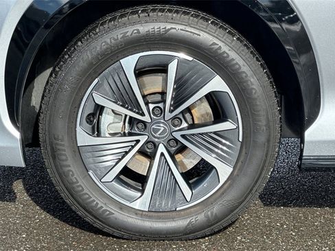 Used 2025 Lexus RZ 300e image 33