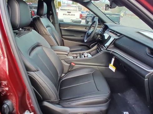 New 2026 Jeep Grand Cherokee Limited AWD/4WD image 17