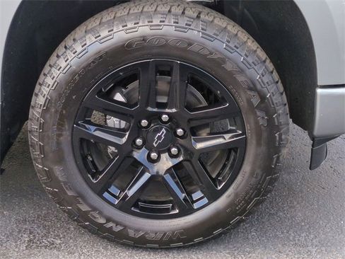 Certified 2025 Chevrolet Silverado 1500 Custom w/ LPO, Dark Essentials Package image 32