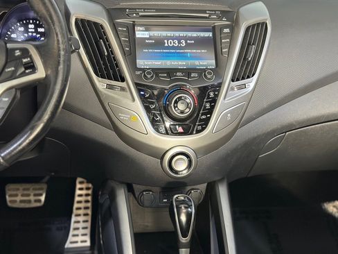 Used 2013 Hyundai Veloster w/ Style Pkg image 14