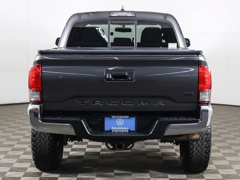 Used 2016 Toyota Tacoma TRD Off-Road w/ Towing Package AWD/4WD image 9