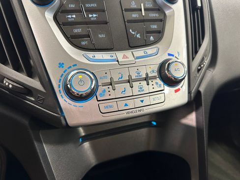 Used 2013 Chevrolet Equinox LTZ FWD image 28