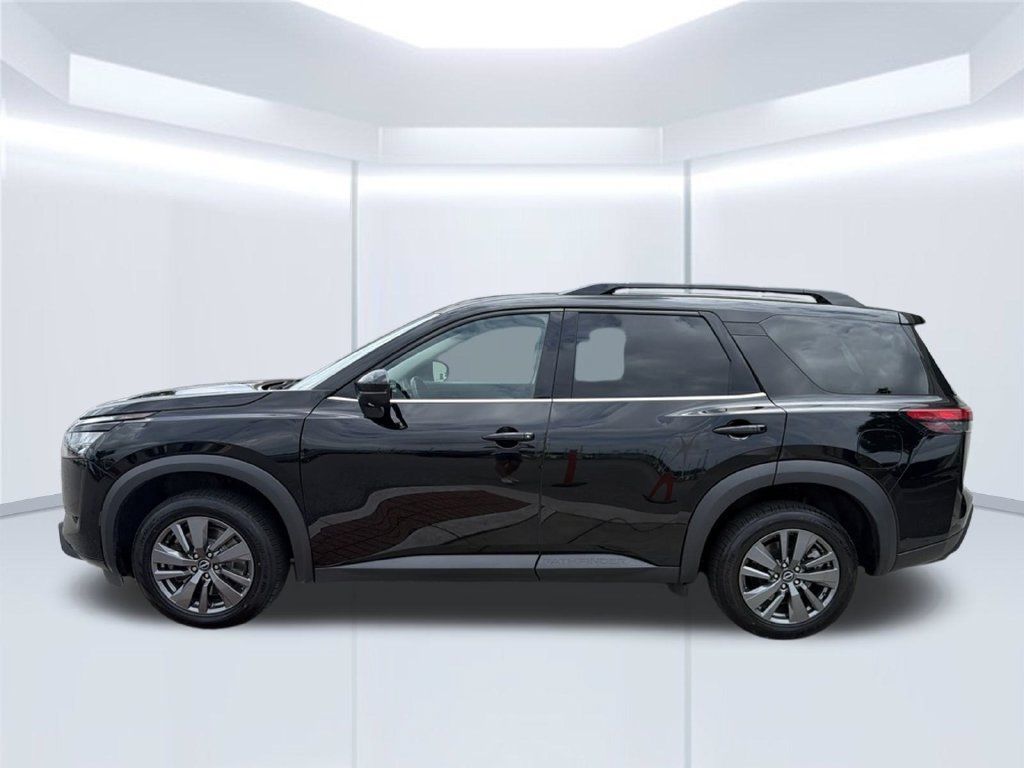 Used 2024 Nissan Pathfinder SV AWD/4WD image 3