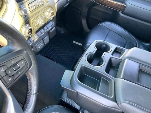 Used 2022 GMC Sierra 2500 SLE w/ SLE Convenience Package image 16