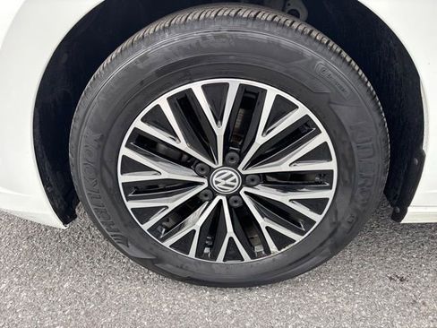 Used 2019 Volkswagen Jetta SE FWD image 23