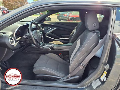 Used 2017 Chevrolet Camaro LT w/ Technology Package RWD image 10