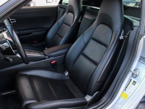 Used 2018 Porsche 718 Cayman S RWD image 14