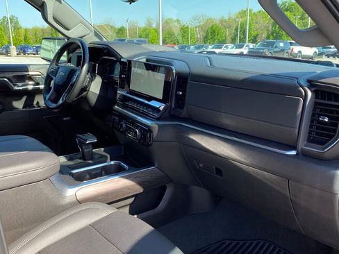Used 2024 Chevrolet Silverado 1500 LTZ w/ LTZ Premium Package AWD/4WD image 31