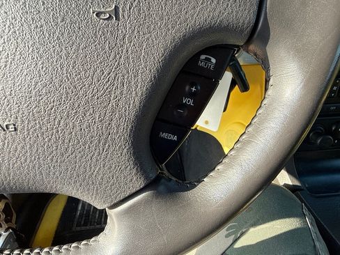 Used 2002 Ford Thunderbird RWD image 26