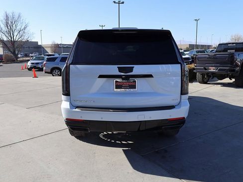 Used 2026 Cadillac Escalade ESV Sport w/ Touring Package image 5