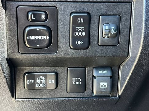 Used 2018 Toyota Tundra SR5 w/ SR5 Upgrade Package RWD image 22