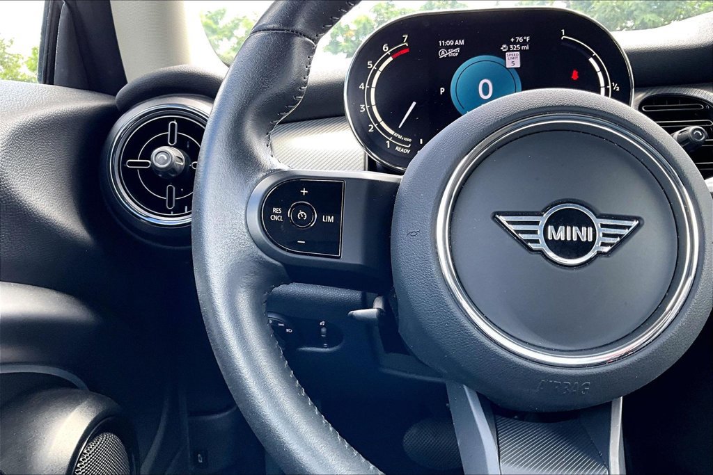 Used 2024 MINI Cooper 2-Door Hardtop FWD image 18