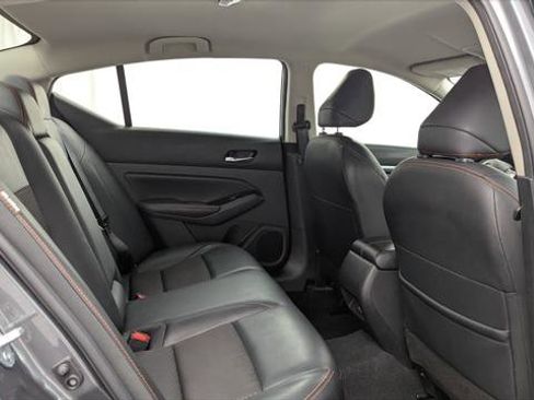Used 2024 Nissan Altima 2.5 SR FWD image 18